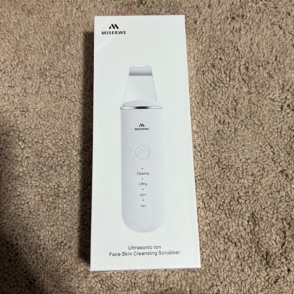 Brand new Ultrasonic Ion Face Skin Cleansing Scrugger